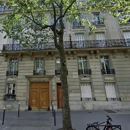 - Trocadero Apartment Paris